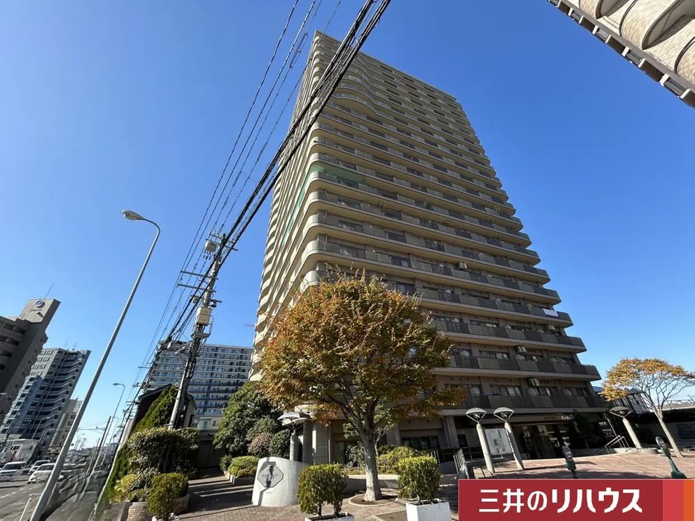 Spacious 3LDK Apartment in Fukumitsu - Photo 1
