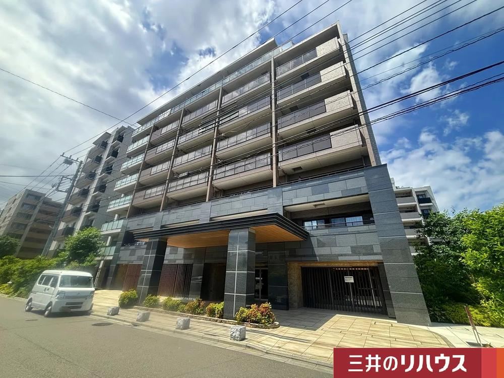 Charming 3LDK Apartment in Shimorenjaku - Photo 1