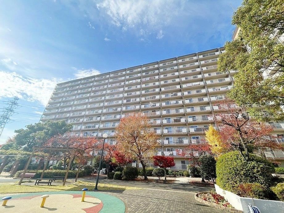 3LDK apartment in Hirakata, Osaka - Photo 1