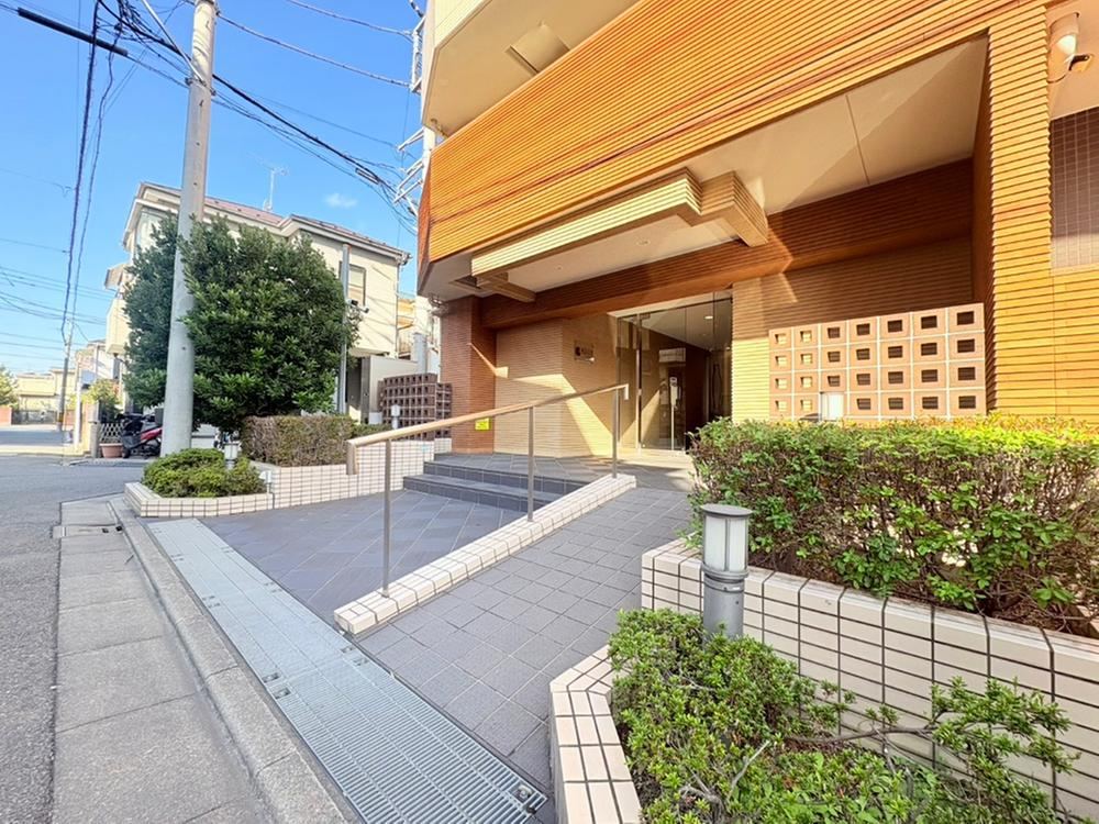 3LDK Apartment with Views of Mount Fuji - Photo 1