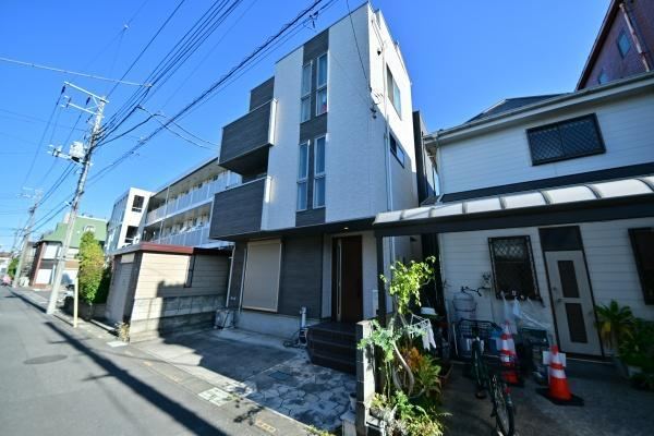 Spacious 3LDK Home with Rooftop Balcony in Kawaguchi - Photo 1