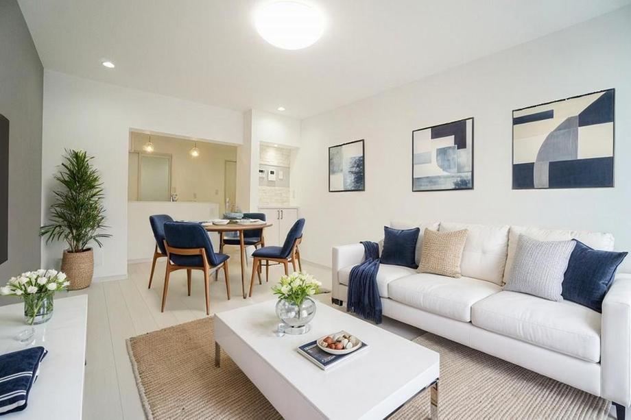 Recently Renovated 3LDK Apartment in Yamashita - Photo 1