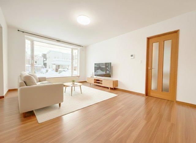 Renovated 4LDK House with Parking for 4 Cars in Teine, Sapporo - Photo 1