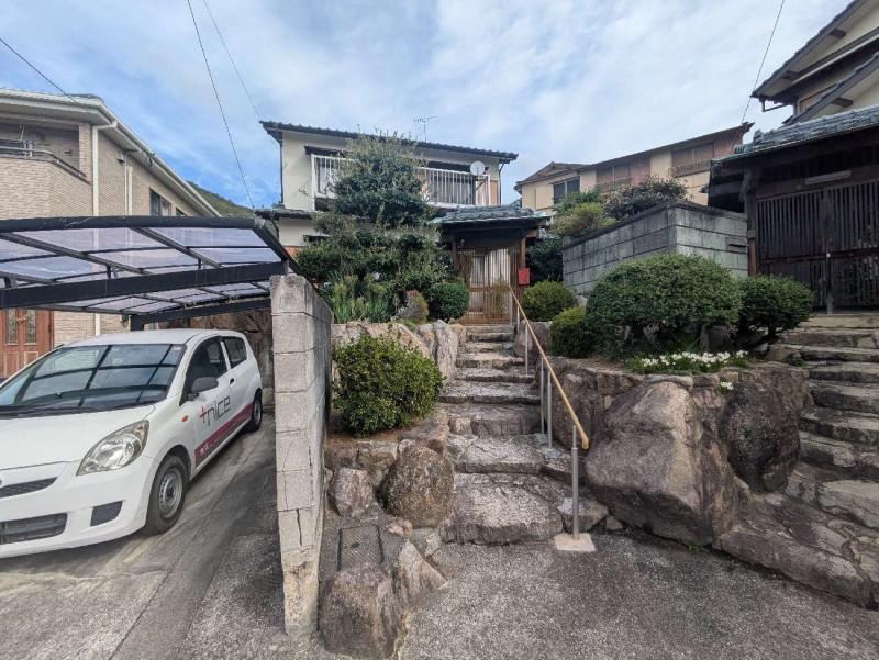 7K House in Quiet Residential Area of Takamatsu - Photo 1