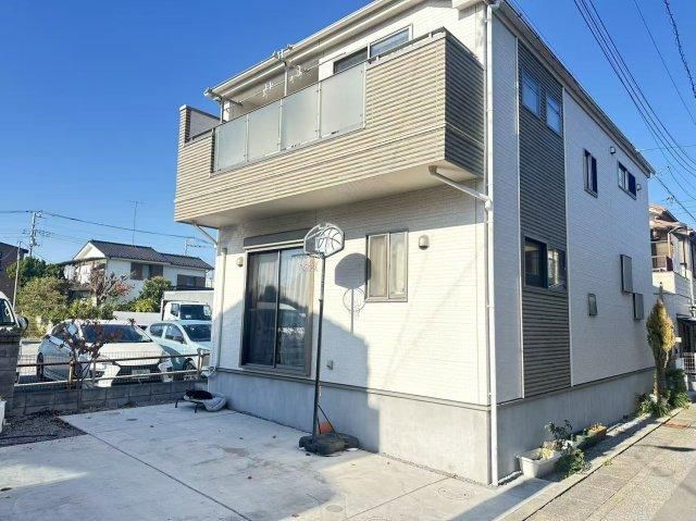 Stylish 3LDK House with Loft in Yashio - Photo 1