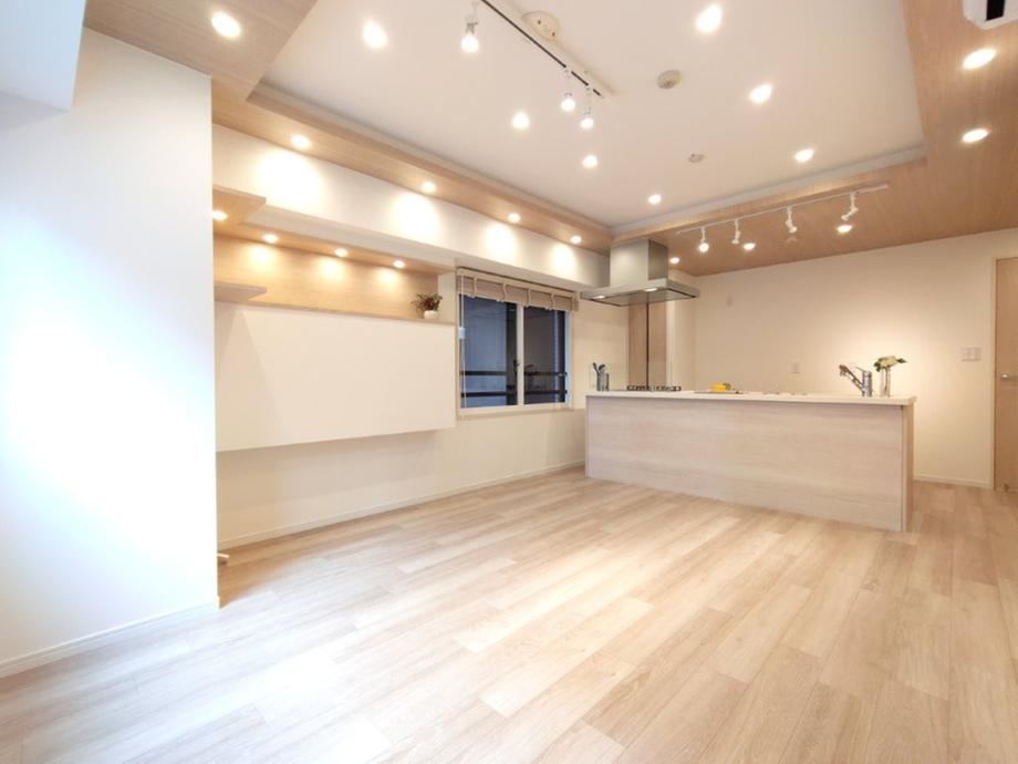 Updated 3LDK Apartment in Prime Meguro Location - Photo 1