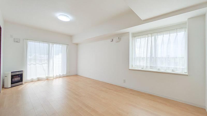 Bright 3LDK Apartment with Renovation in Teine - Photo 1