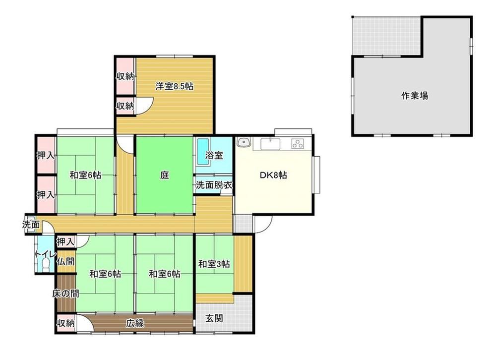 Charming Traditional Home Ideal for Restaurant or Shop - Photo 1