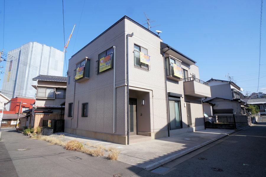 Spacious 3LLDDKK Home with Rooftop Balcony in Kitakyushu - Photo 1