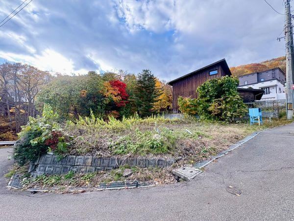 356 m² land in Minami Ward, Sapporo, Hokkaido - Photo 1