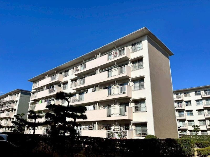 3DK apartment in Mihama Ward, Chiba - Photo 1