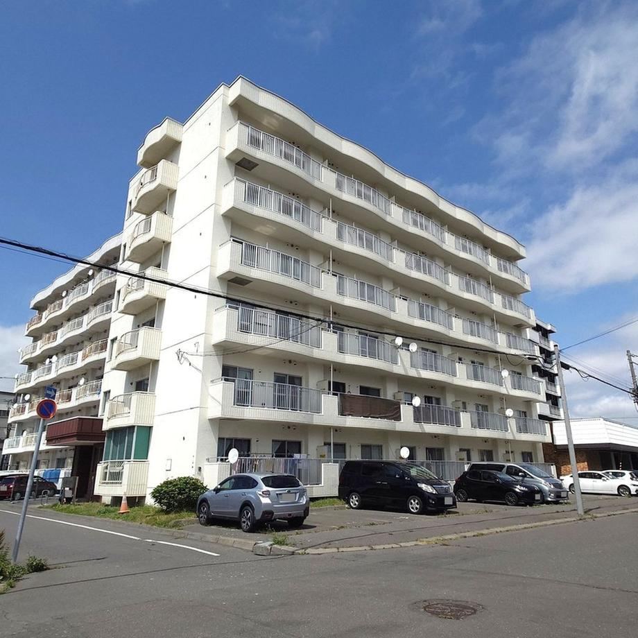1LDK apartment in Tomakomai, Hokkaido - Photo 1