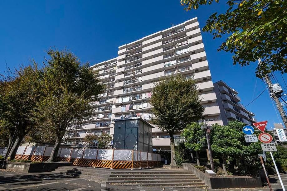 3LDK Apartment with Quick Access to Tsurugamine Station - Photo 1