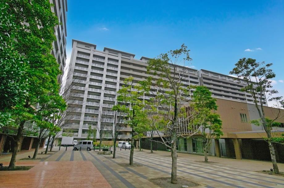 Spacious 4LDK Apartment in Higashi-Narashino - Photo 1