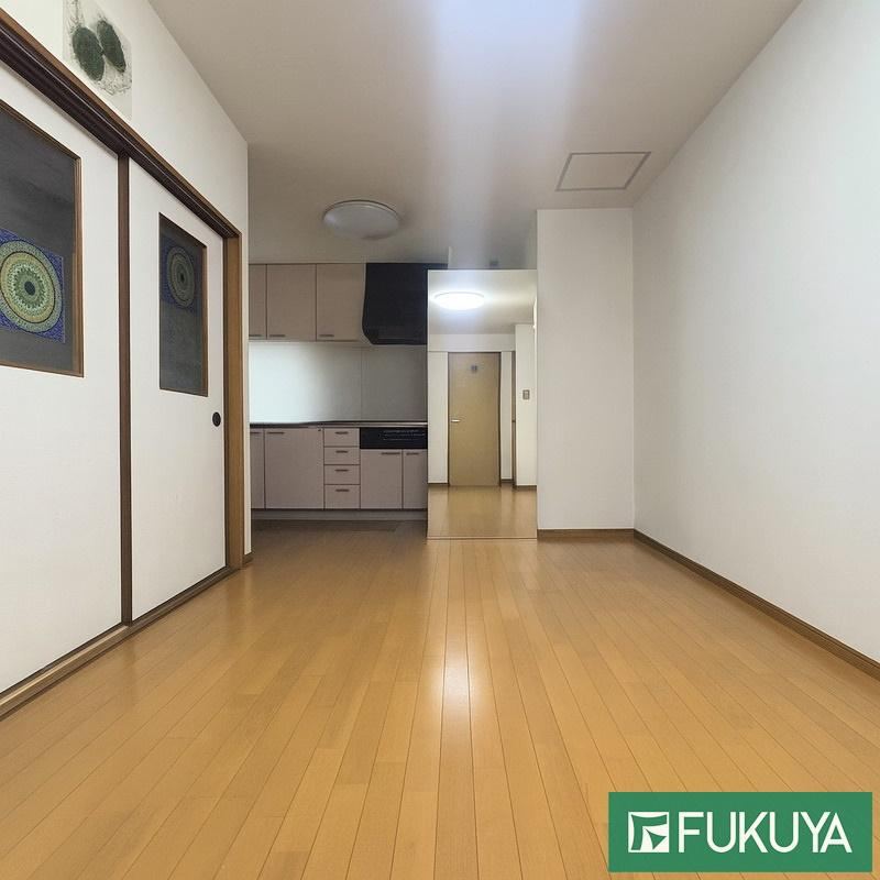 Charming 2LDK Detached House in Tanabe, Osaka - Photo 1
