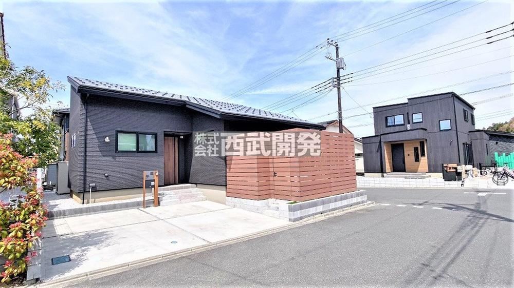 Modern 2LDK Bungalow with Solar Panels in Nagatadai - Photo 1