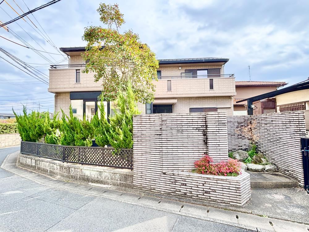 Quiet Residential Home Near Schools and Shops - Photo 1