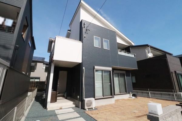 Modern 4LDK House with Walk-In Closet in Fukuroi - Photo 1