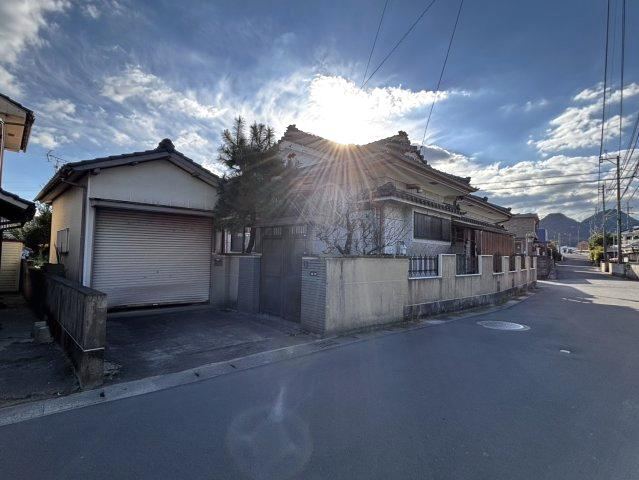 Charming 4DK Detached House with Garden in Kajiaki Town - Photo 1