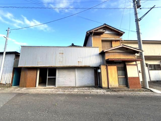Spacious 3LK House Near Namiwara Station - Photo 1