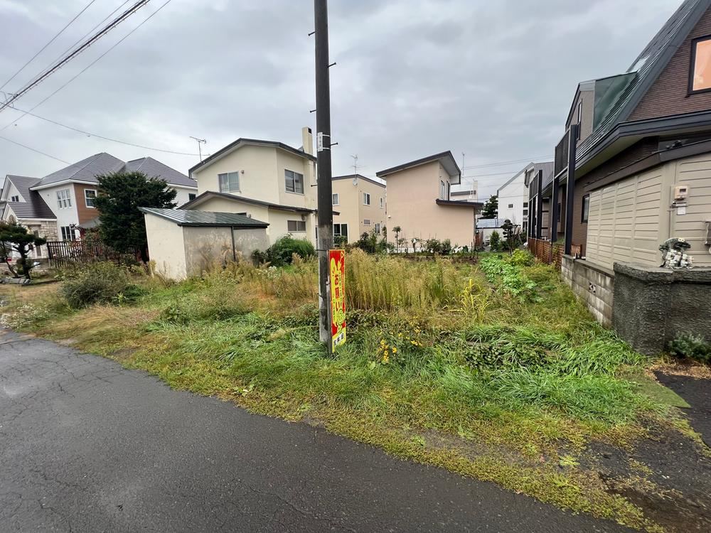 Sunny Shaped Land in Hanakawa Minami 7-jo - Photo 1