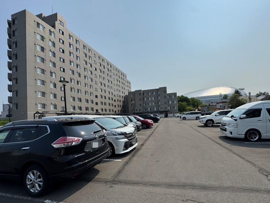 Spacious 5LDK Apartment with Great Views in Toyohira - Photo 1