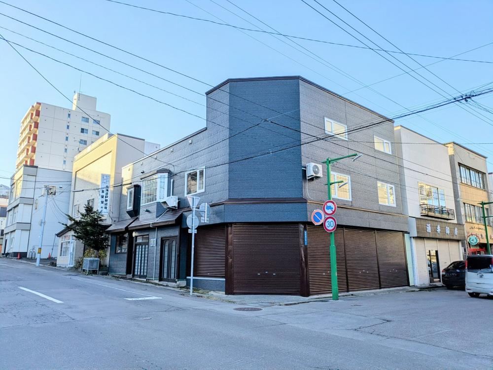 Recently Renovated 5LDK House Near Otaru Station - Photo 1
