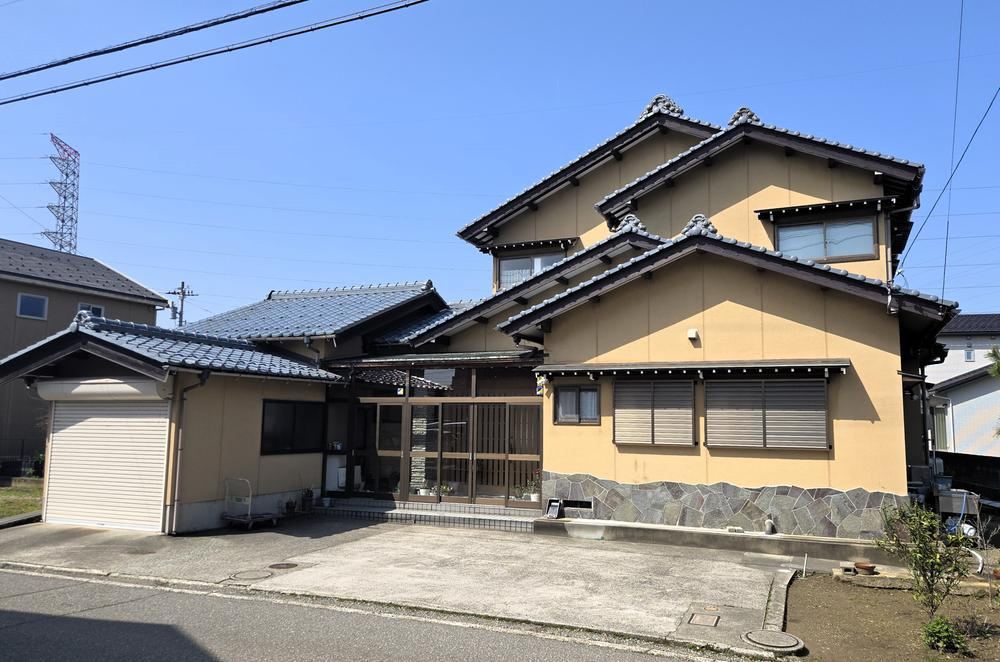 Spacious 11DK House in Kanazawa - Photo 1