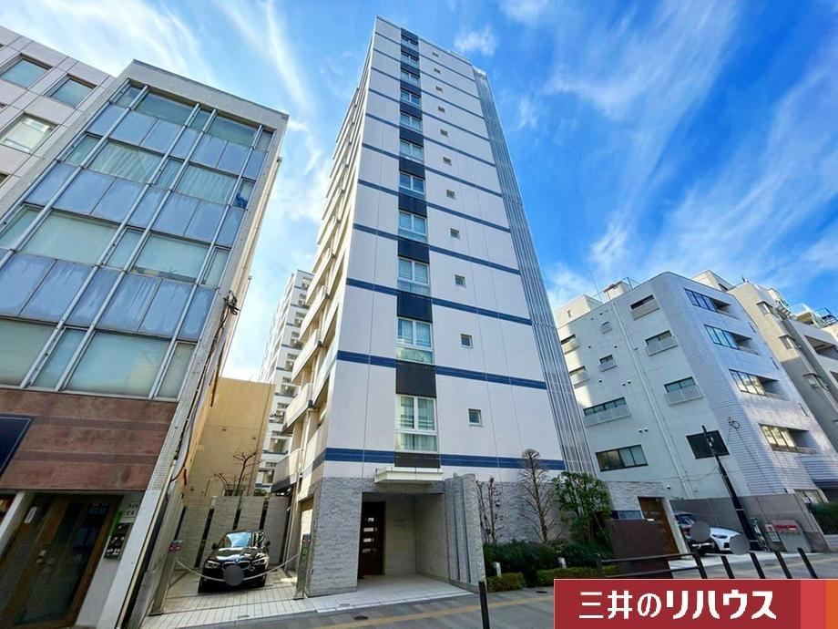 3LDK apartment in Shinjuku Ward, Tokyo - Photo 1