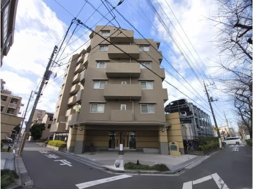 Renovated 3LDK Corner Apartment in Minamimachi - Photo 1