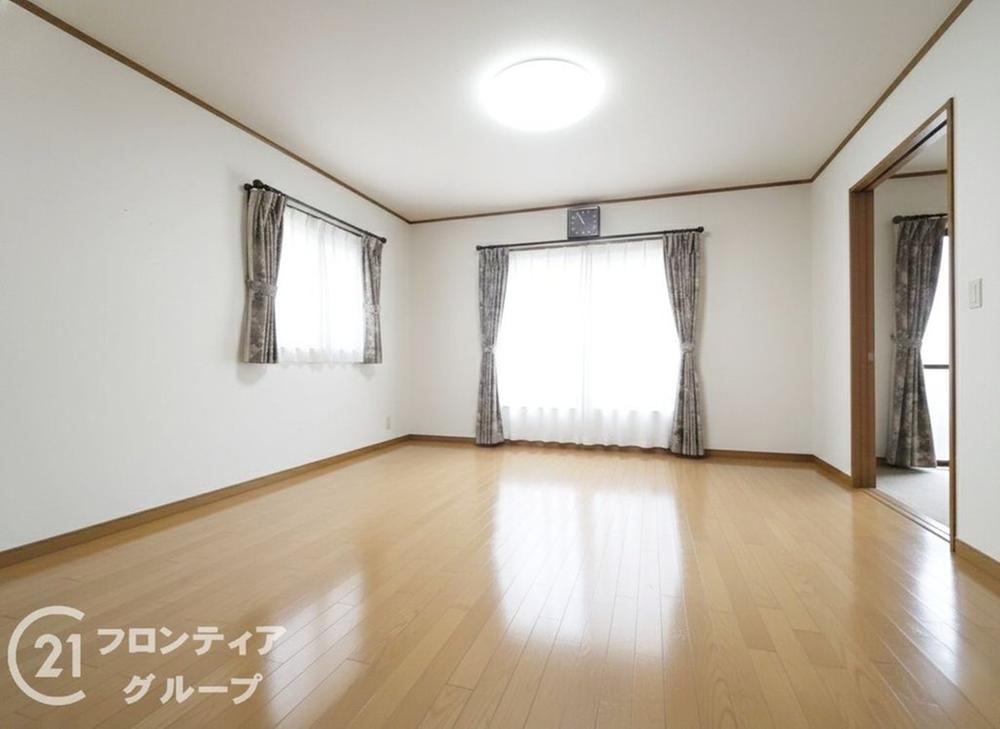 Bright 3SLDK Home with Renovations in Kakogawa - Photo 1