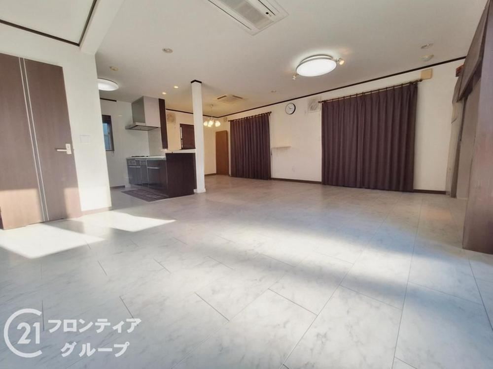 Modern 5LDK+S House with Solar Power in Aoki - Photo 1