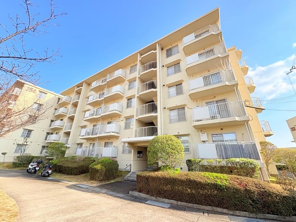 4LDK apartment in Suma Ward, Kobe, Hyogo - Photo 1