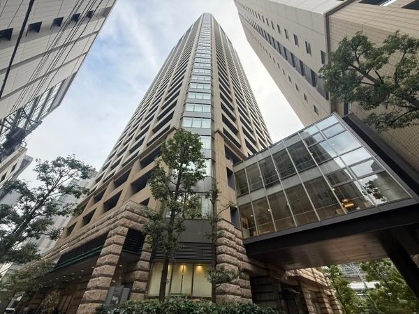 2LDK apartment in Minato Ward, Tokyo - Photo 1