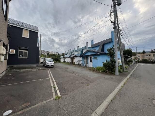 Spacious Land Lot in Nishi, Sapporo - Photo 1