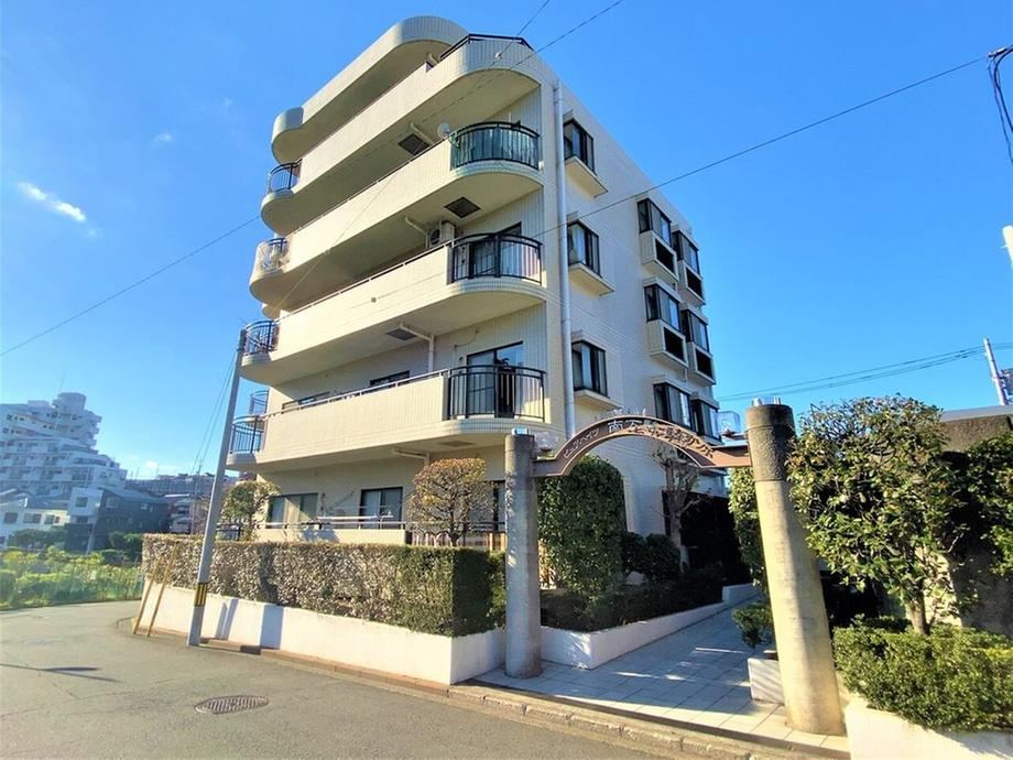 Spacious 4LDK Apartment in Asahi-ku, Yokohama - Photo 1