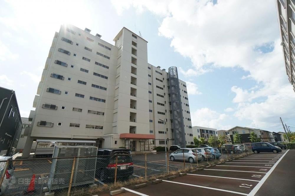 2LDK+S apartment in Chuo Ward, Niigata - Photo 1