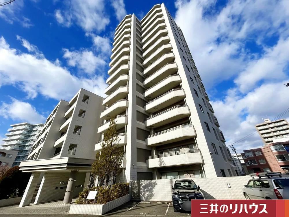 3LDK apartment in Chuo Ward, Sapporo, Hokkaido - Photo 1