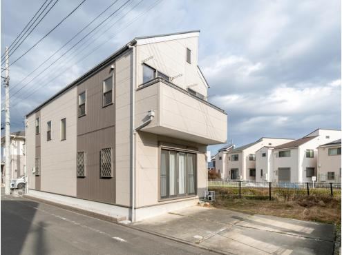 Modern 3LDK House in Higashi Fuchinobe, Kanagawa - Photo 1