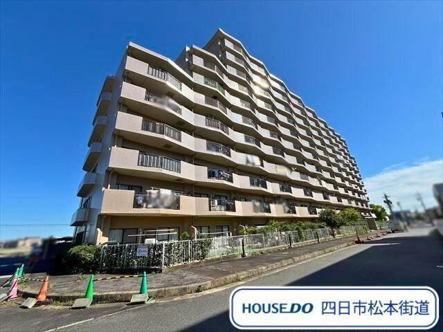 2LDK apartment in Yokkaichi, Mie - Photo 1
