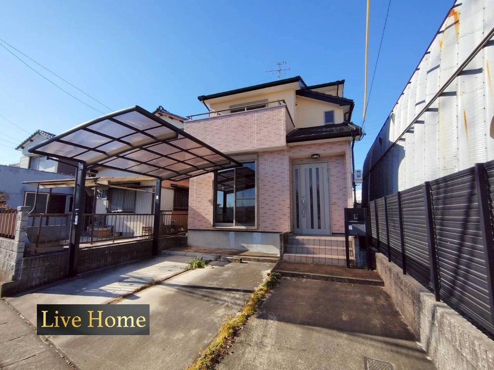 Modern 4LDK House with Renovated Interior in Komaki City - Photo 1