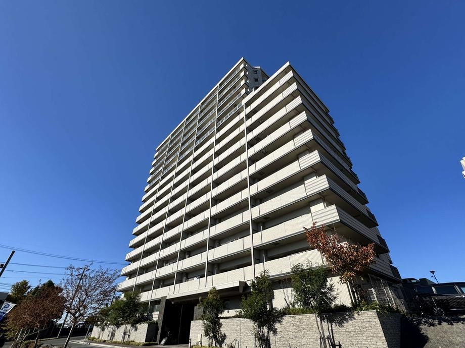 3LDK apartment in Minato Ward, Nagoya, Aichi - Photo 1