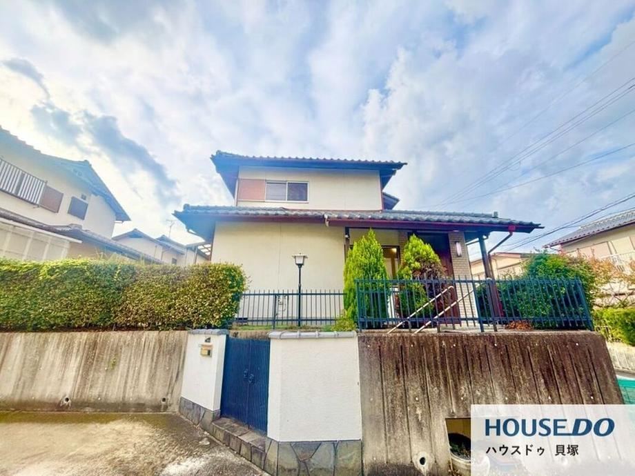 Generous 5DK Home in Kumatori - Photo 1