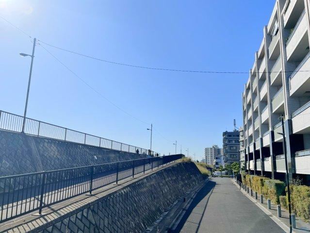 Quiet 3LDK Riverside Apartment in Adachi - Photo 1
