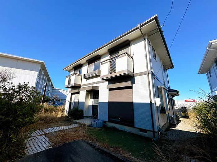 Spacious 4LDK Home with Ample Parking in Toyota - Photo 1