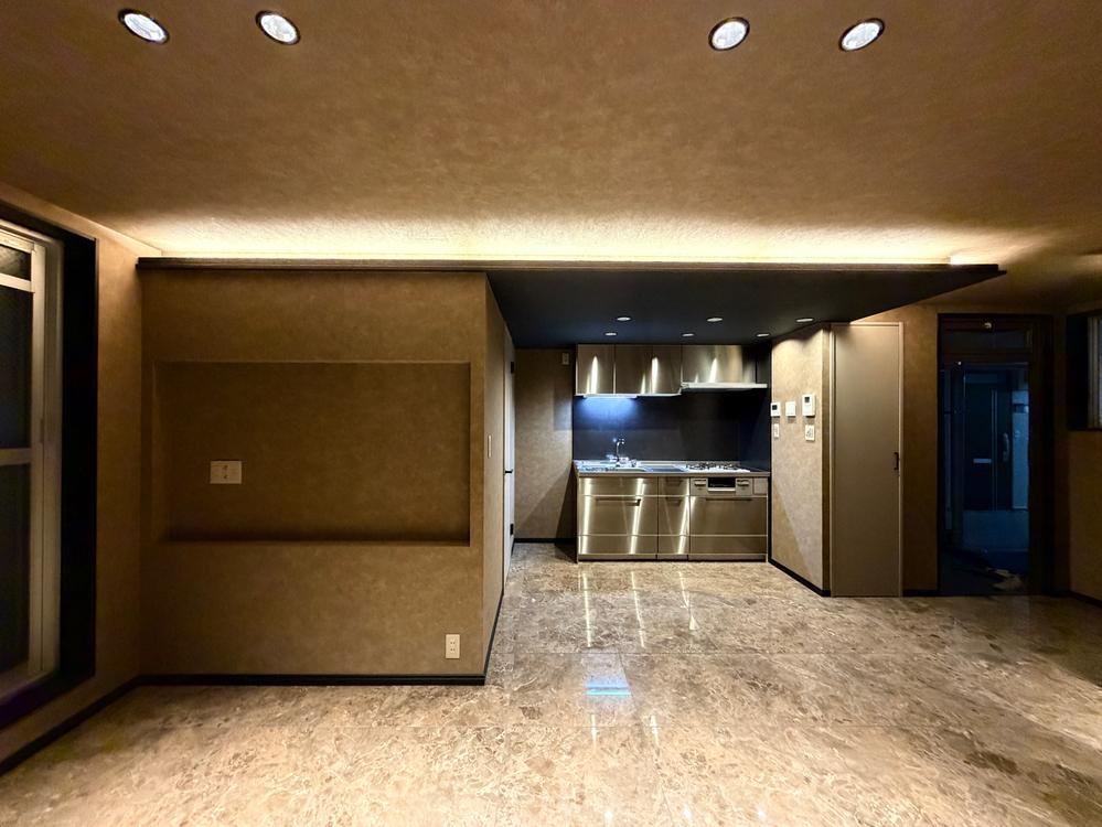 Stylish 1LDK Apartment in Higashi-Toyoda - Photo 1
