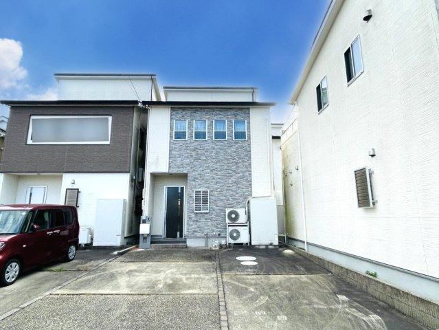 4LDK Home with Attic Storage in Ichinomiya - Photo 1