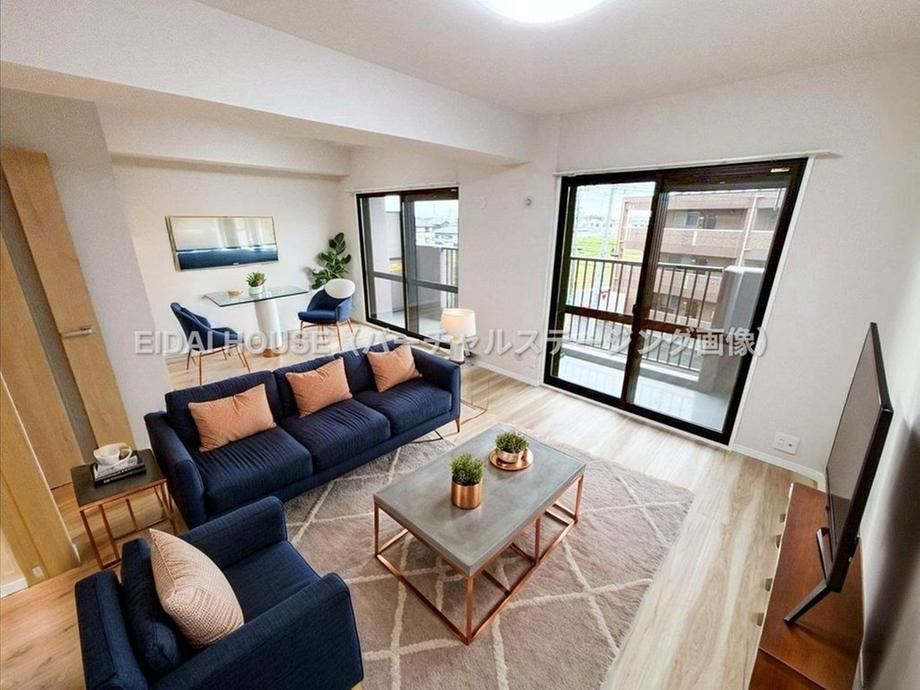 Sunny 2LDK Apartment in Taihaku - Photo 1