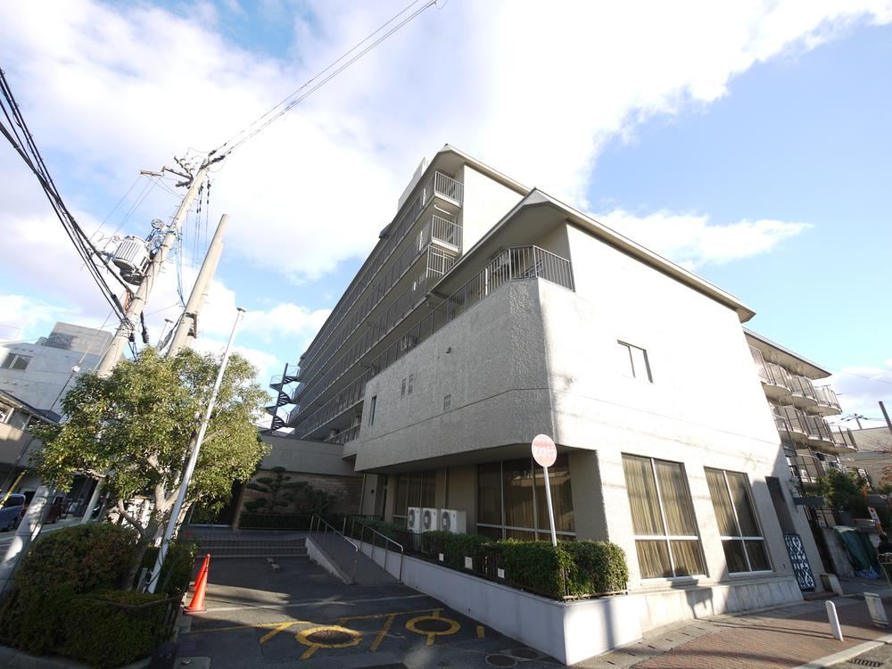 2LDK apartment in Amagasaki, Hyogo - Photo 1