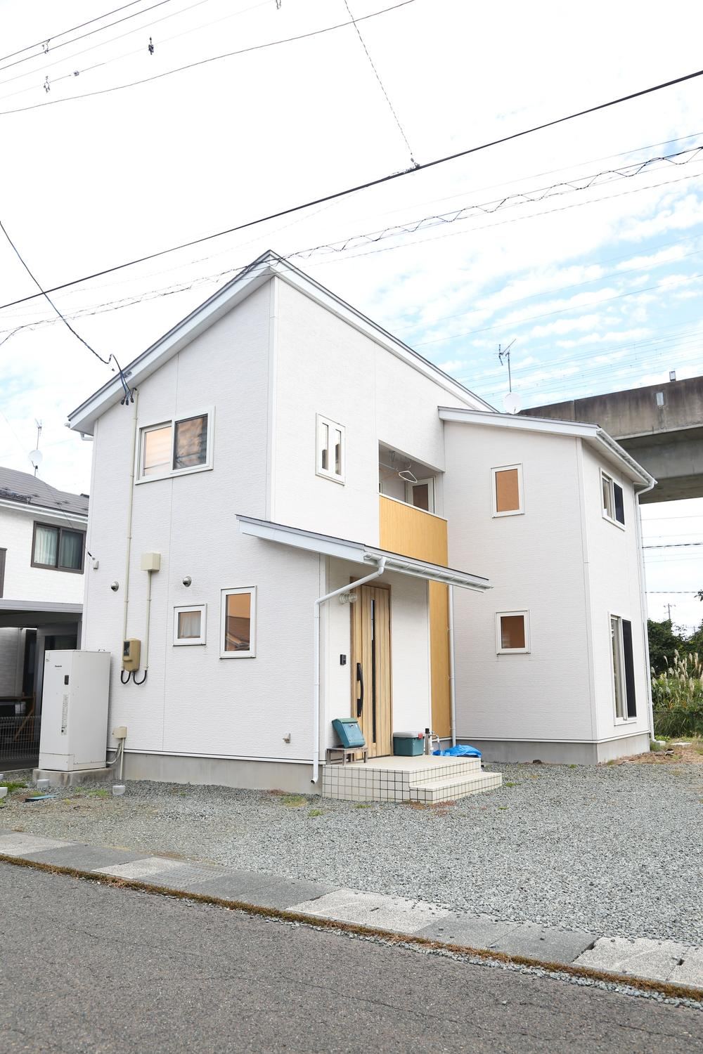 Spacious 3LDK House with Generous Land in Yahaba Town - Photo 1